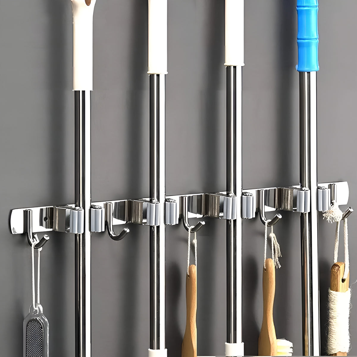MopDock™ – Suporte Premium de Parede para Vassouras e Rodos