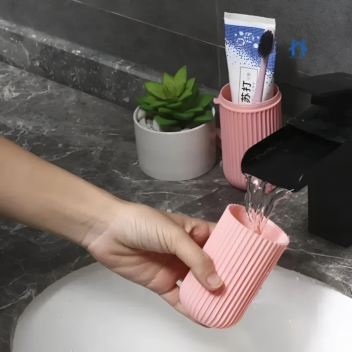 TravelBrush™ – Kit Premium de Higiene Bucal para Viagem